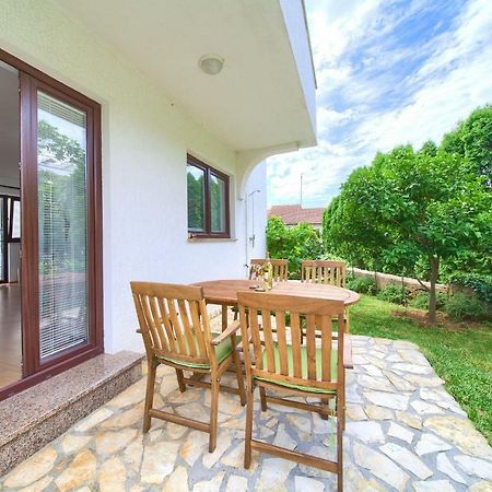 Apartments Stolfa Крк Екстер'єр фото