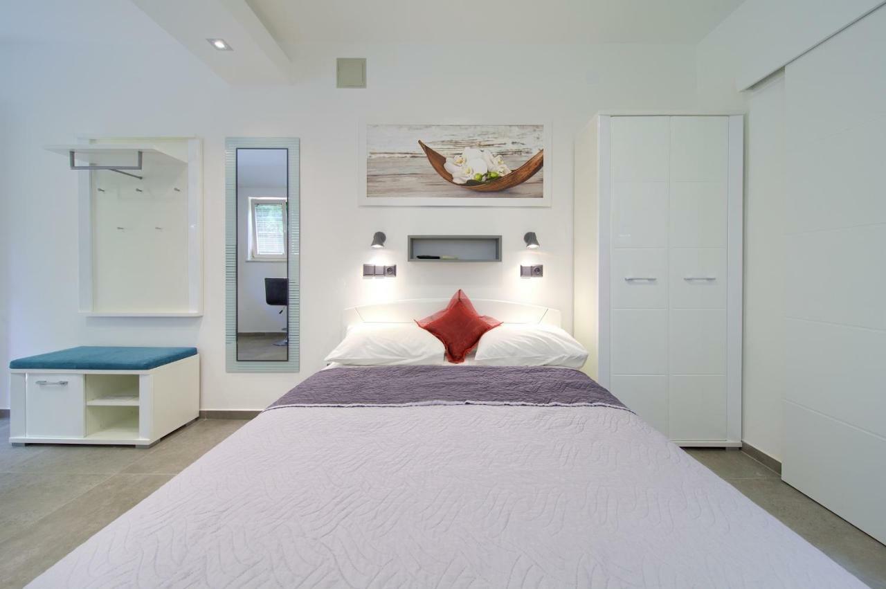 Apartments Stolfa Крк Екстер'єр фото